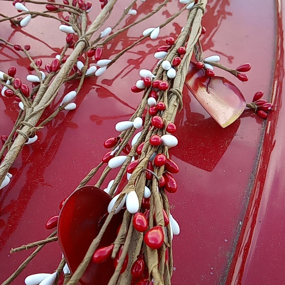 Heart garland 5ft long 2 strands - Picture 4 of 4